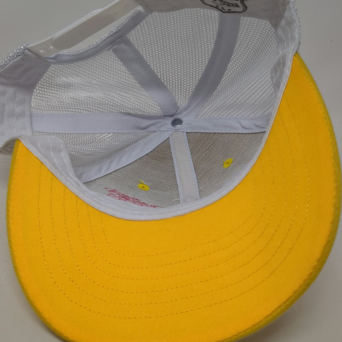 La Treinta y Dos Trucker Hat Yellow Size L Mesh Back Snapback Punta Cana Pink