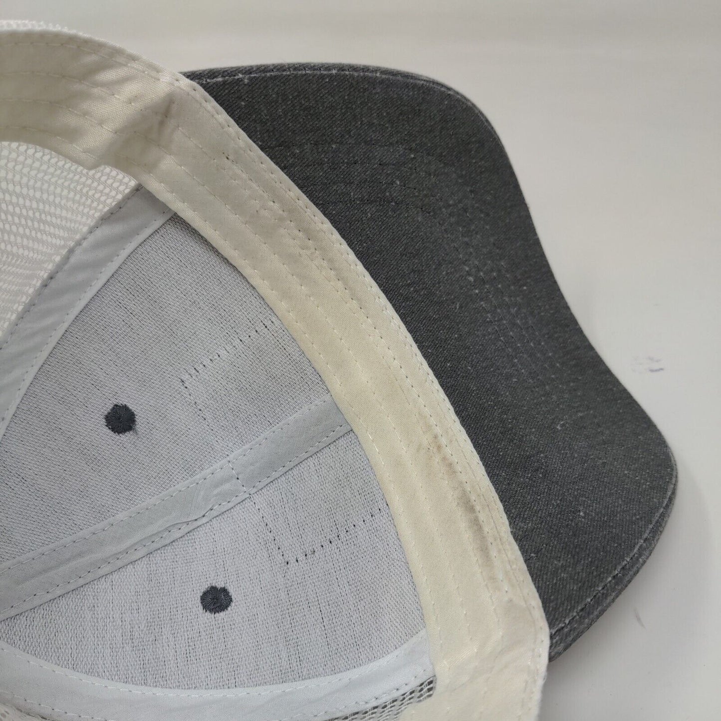 Unbranded Men's Snapback Mesh Back Hat Gray White Myrtle Beach South Carolina