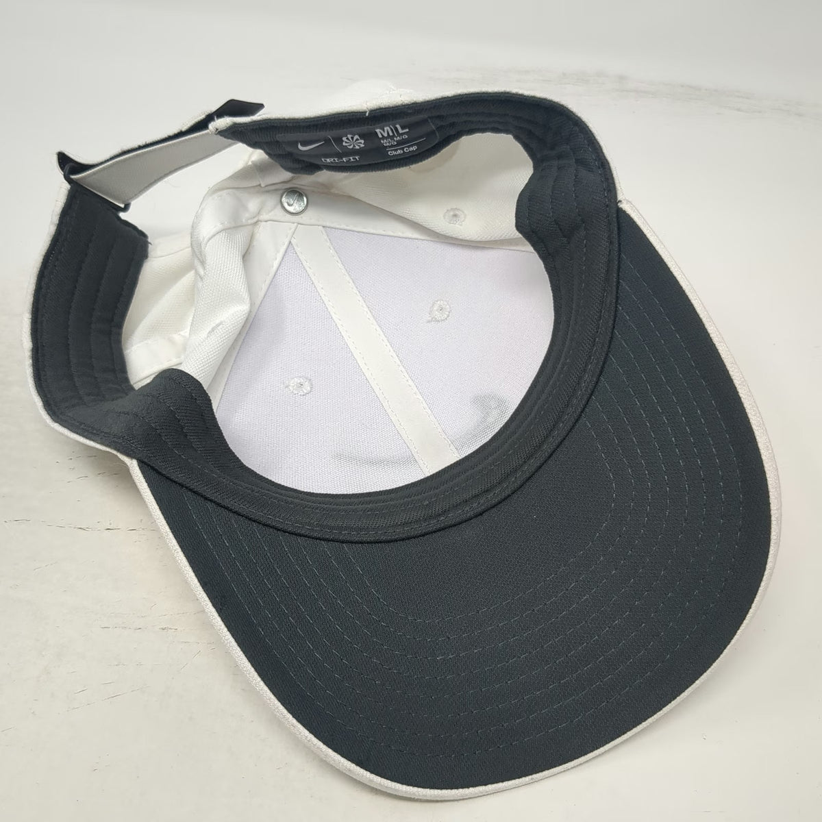 Nike Baseball Cap White L Strapback Dri-FIT Embroidered Swoosh Adjustable Hat