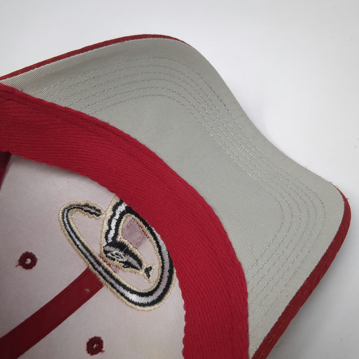 Arizona Diamondbacks MLB OC Sports Baseball Cap Red M Mesh Fitted Snake Logo Hat