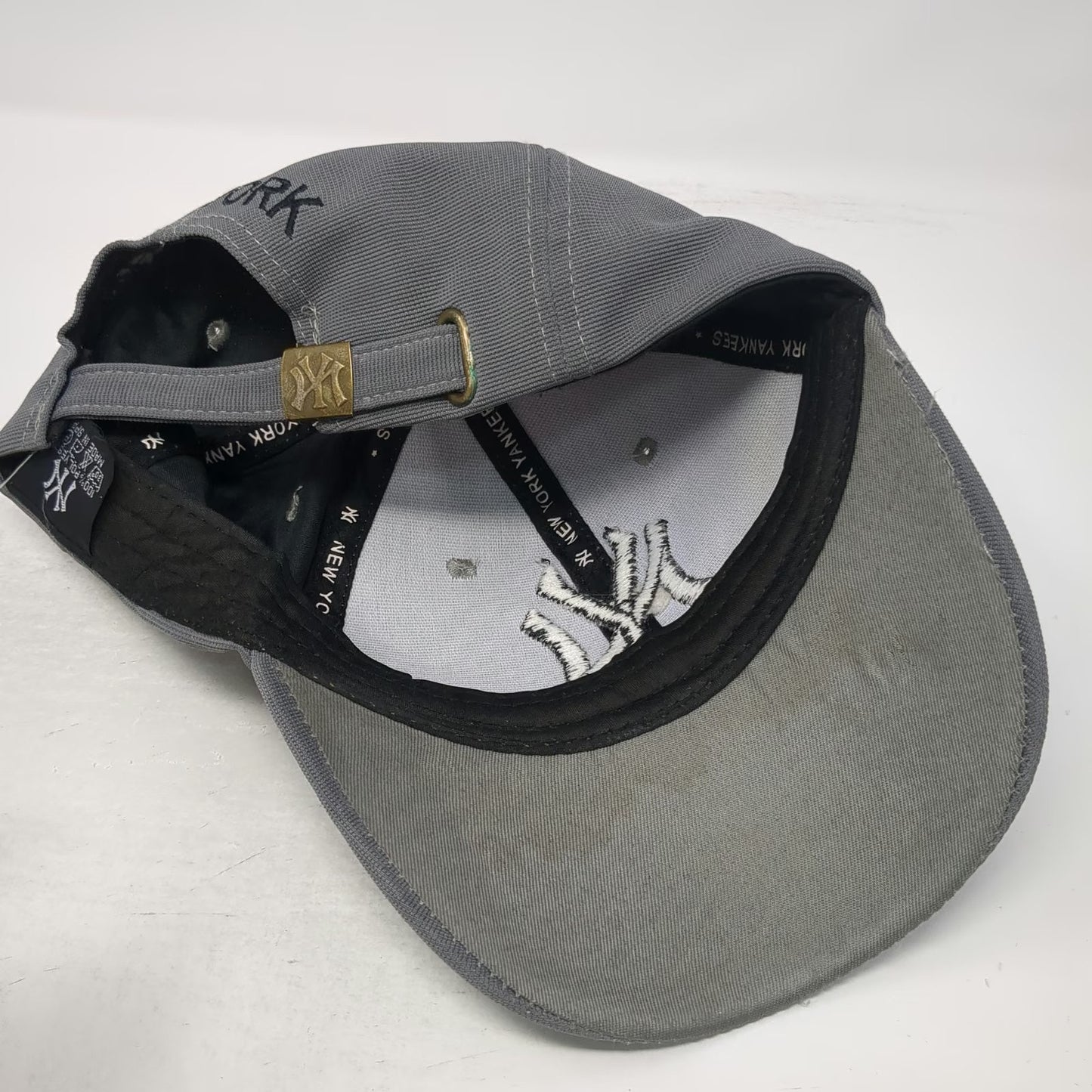 New York Yankees MLB Gray Baseball Cap One Size All Over Print Slideback Hat