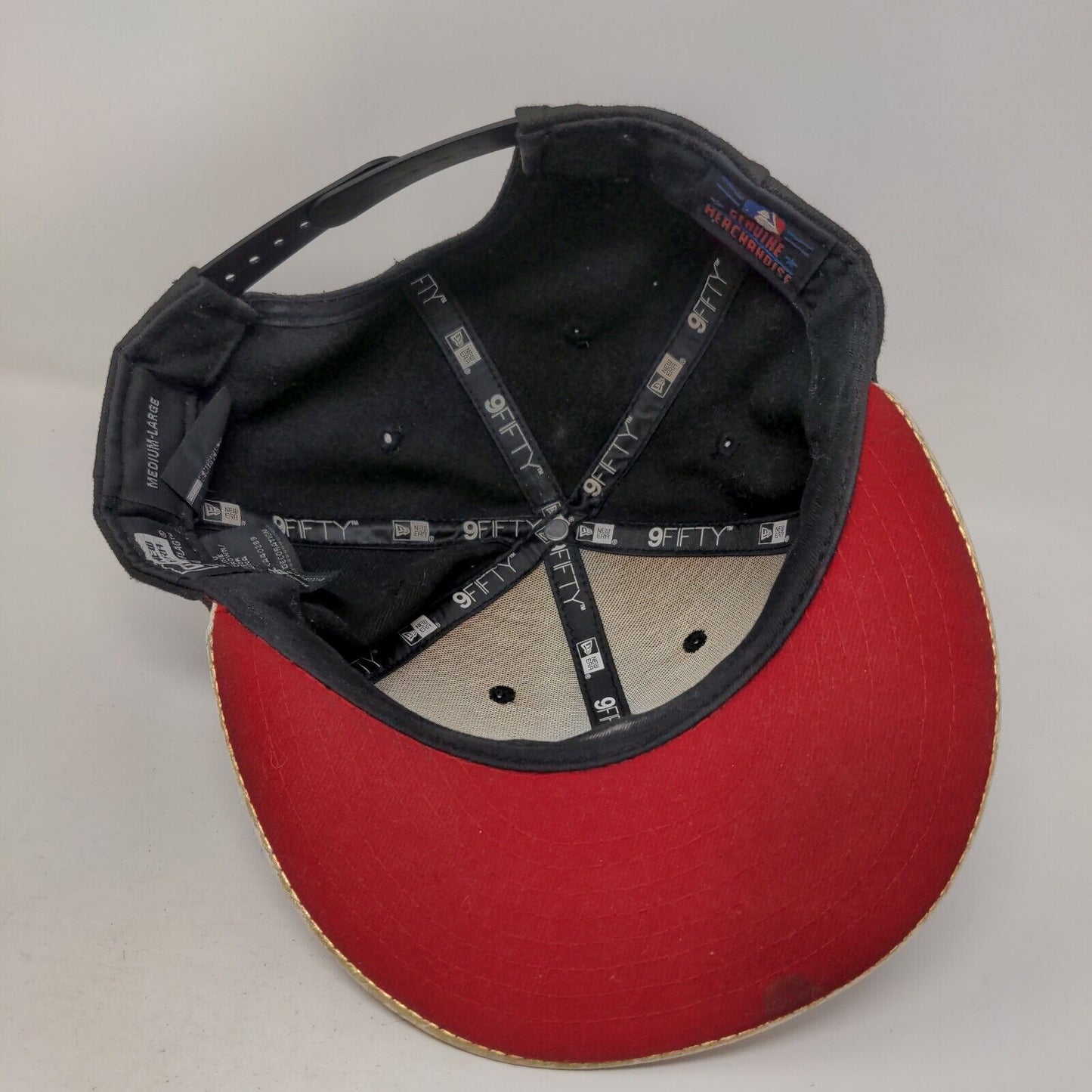 New Era Men's Snapback Hat Black M-L Embroidered New York Yankees Logo 9Fifty