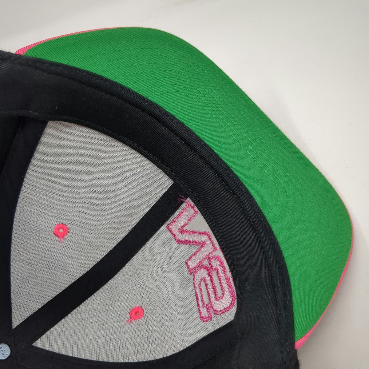 Yupoong Nutrishop NS Hat Snapback Black Pink One Size Flat Brim Green Undervisor