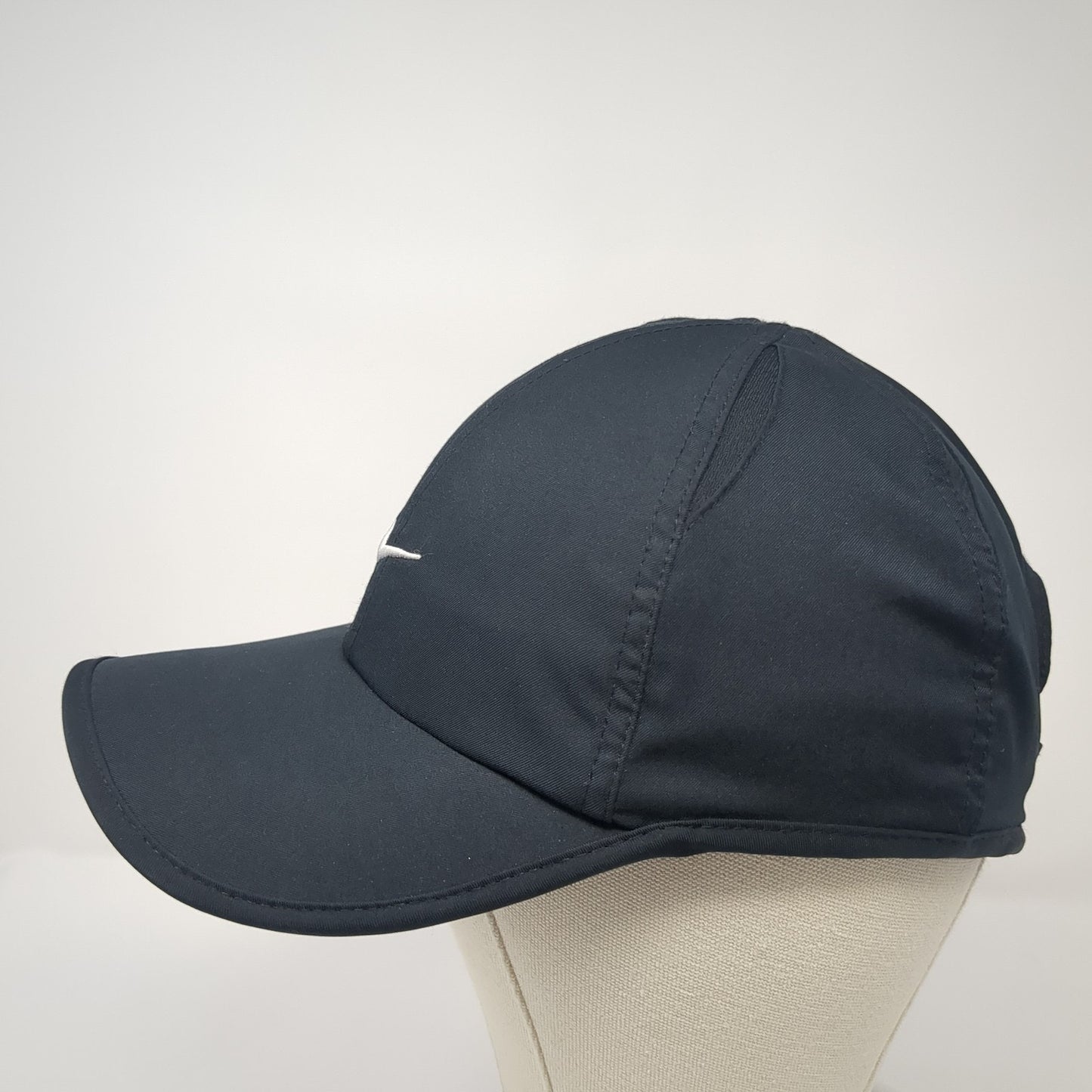 Nike Swoosh Strapback Hat Black One Size Embroidered Logo Featherlight