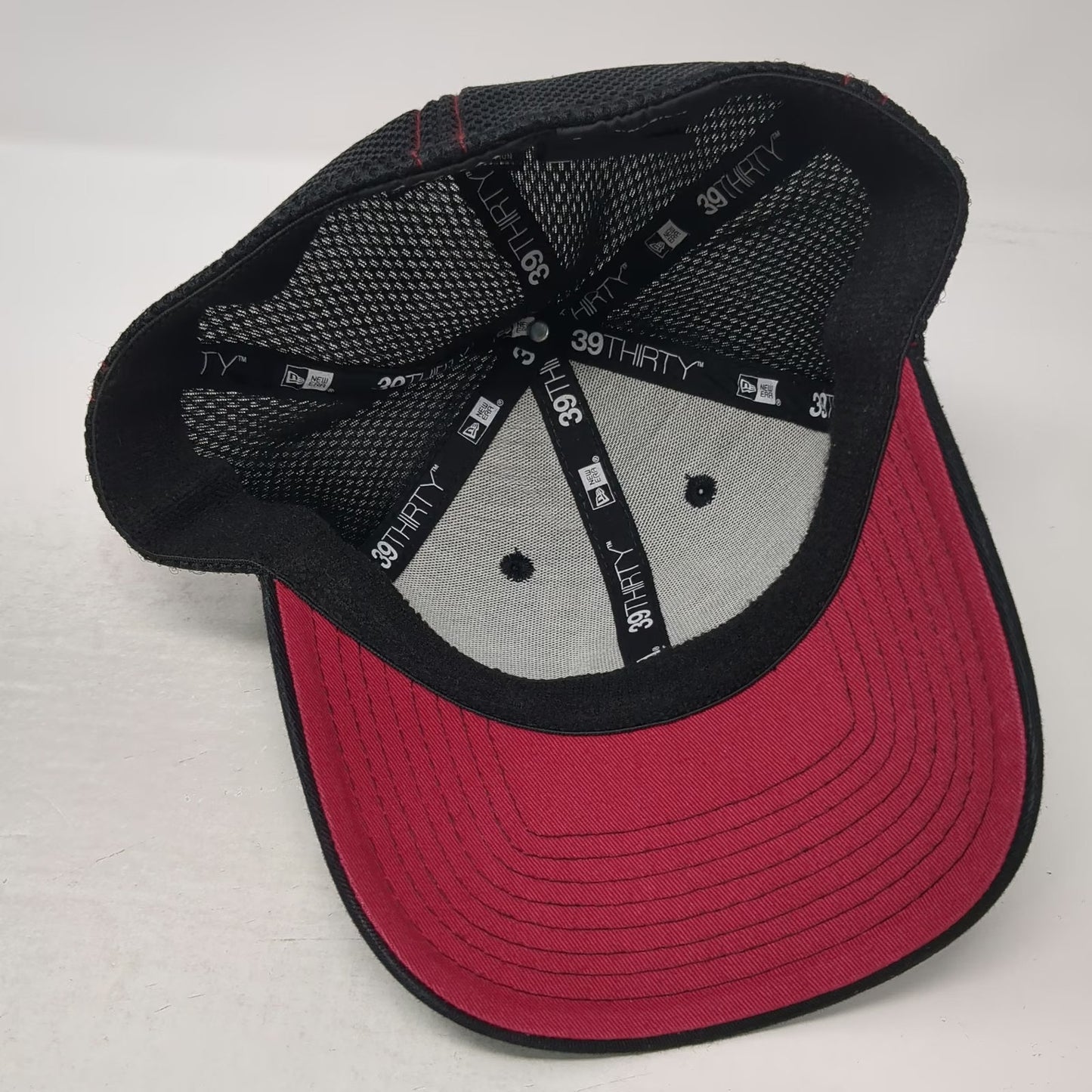 New Era USC Trojans NCAA Cap Black M 39THIRTY Mesh Stretch Stitching Logo Hat