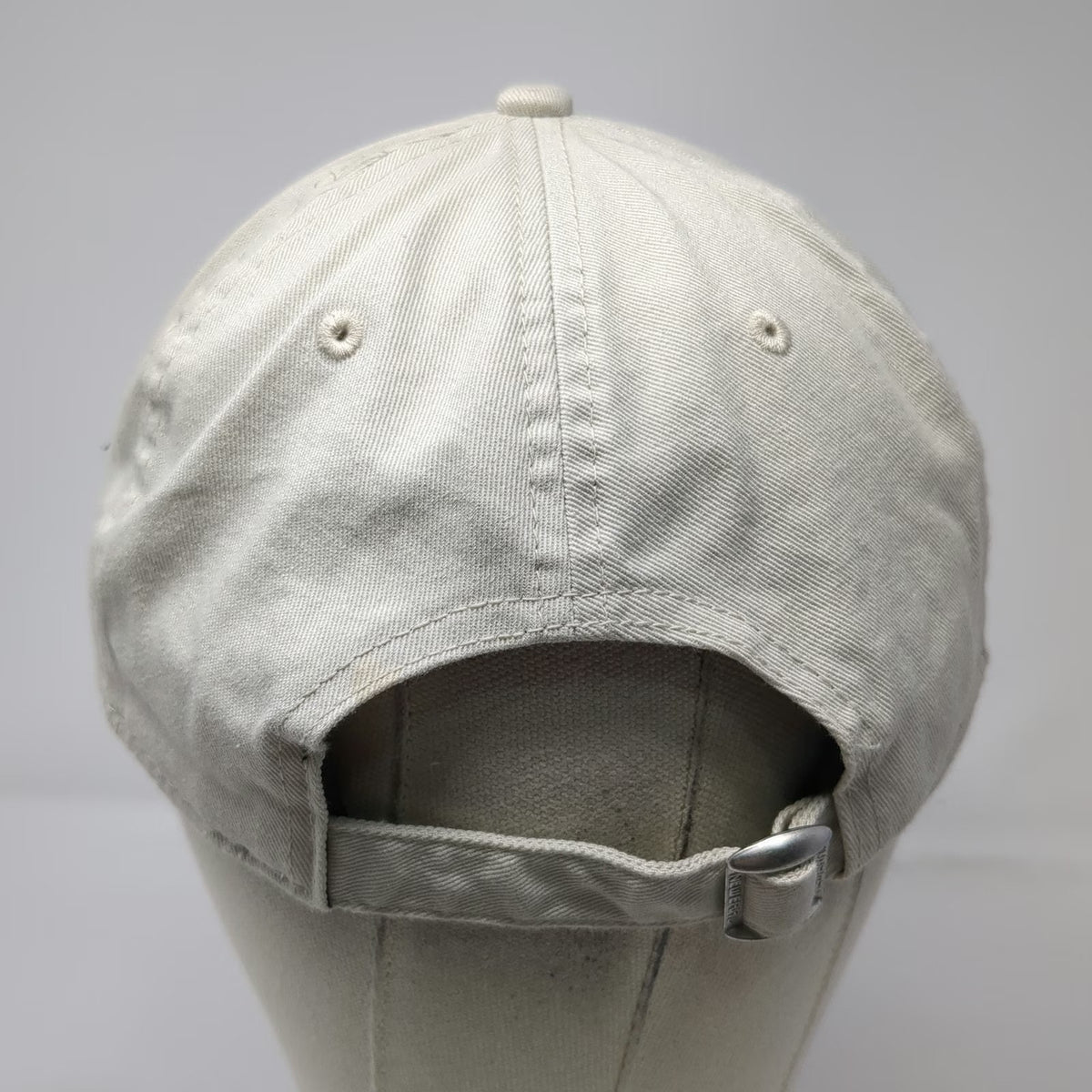 Tampa Bay Buccaneers NFL New Era Cap Beige OSFM Slideback 9TWENTY Curved Brim