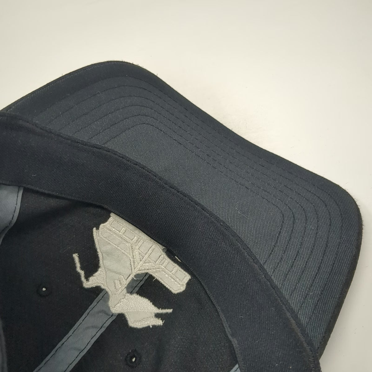 Under Armour Baseball Cap Black One Size Seward Alaska Resort Slideback Hat