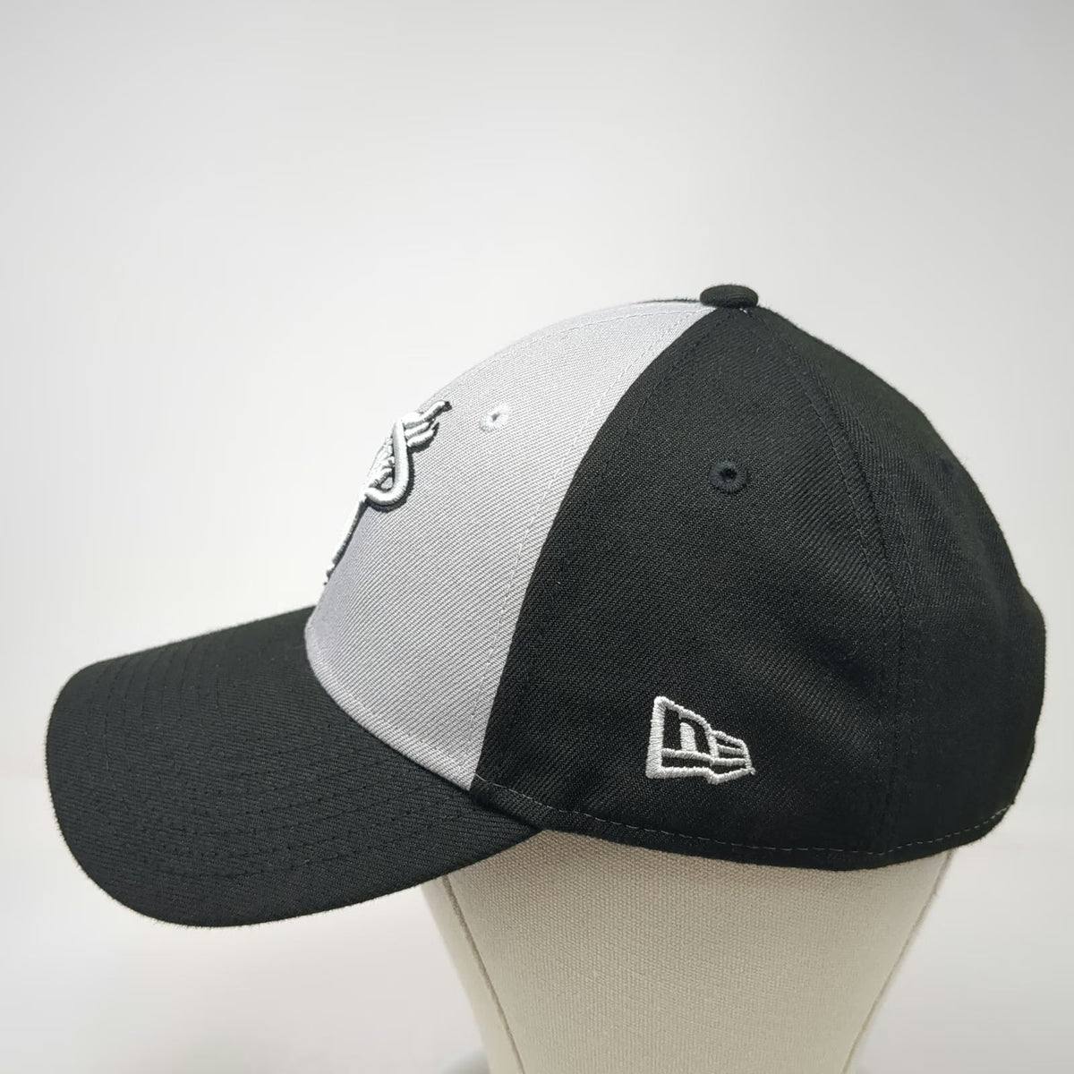 New Era NBA Miami Heat Black One Size Cap Hat Embroidered Logo Curved Brim Strap
