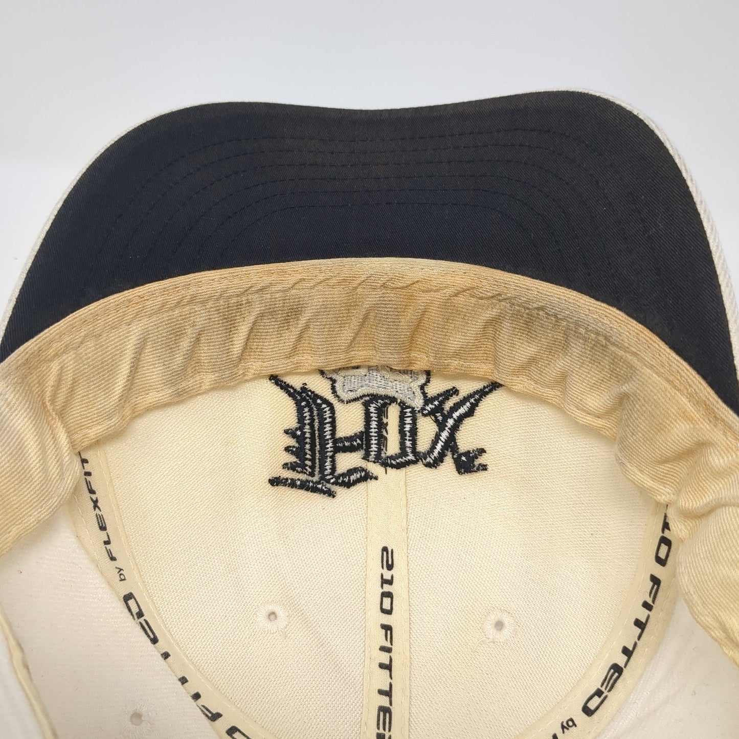 Fox Head Fitted Hat White 7 5/8 Embroidered Logo Solid Outdoor 6 Panel