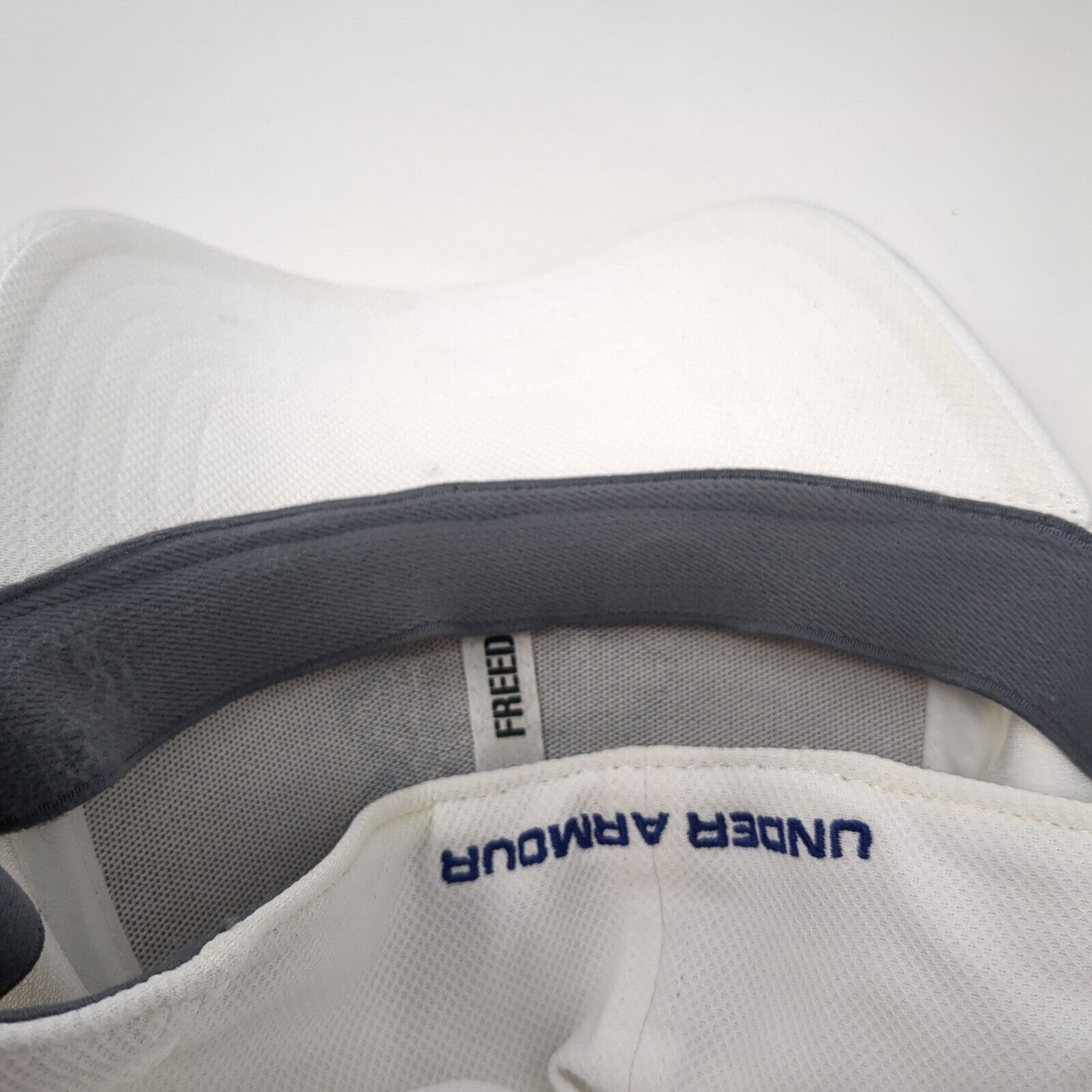 Under Armour Freedom Fitted Hat White Large/XL Embroidered USA Flag