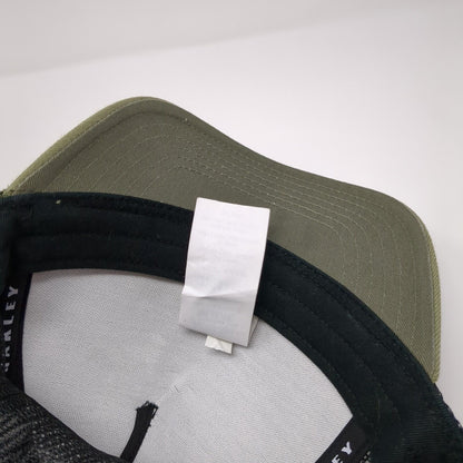 Oakley Snapback Trucker Hat Green One Size Adjustable Classic Mid Mesh Back