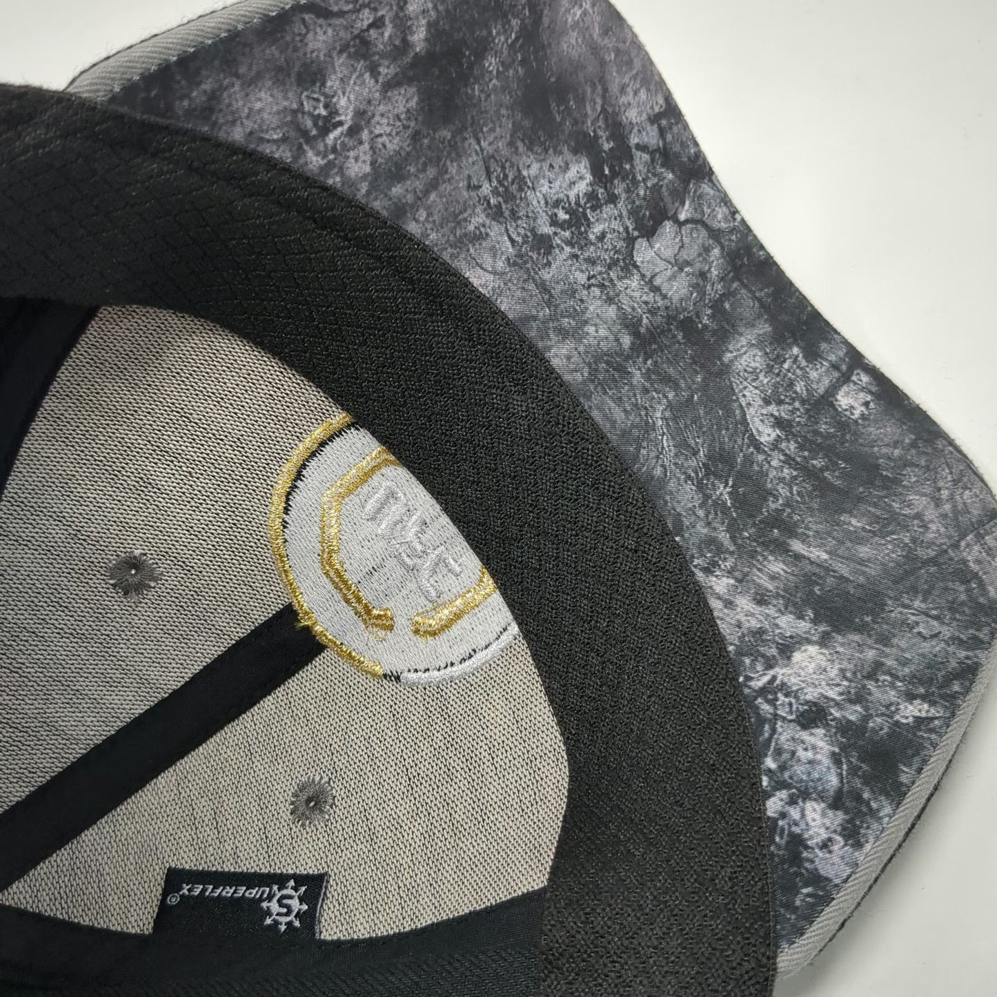 Reebok Baseball Cap Black Size XL UFC Octagon Stretch Fit Marbled Brim Hat