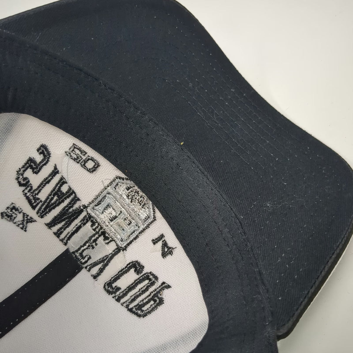 Reebok Los Angeles Kings NHL Hat White XL Mesh 2012 2014 Stanley Cup Champions