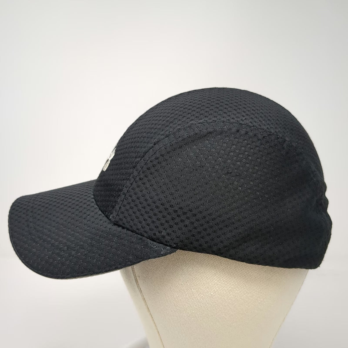 Under Armour Baseball Cap Black One Size Reflective Running Strapback Mesh Hat