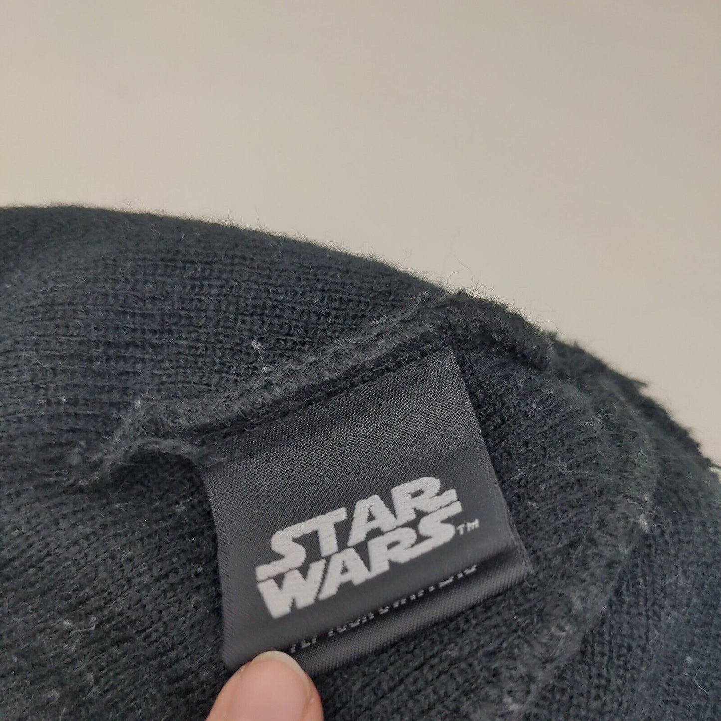 New Era Men's Knit Beanie Hat Cap Black Embroidered Star Wars Logo Acrylic