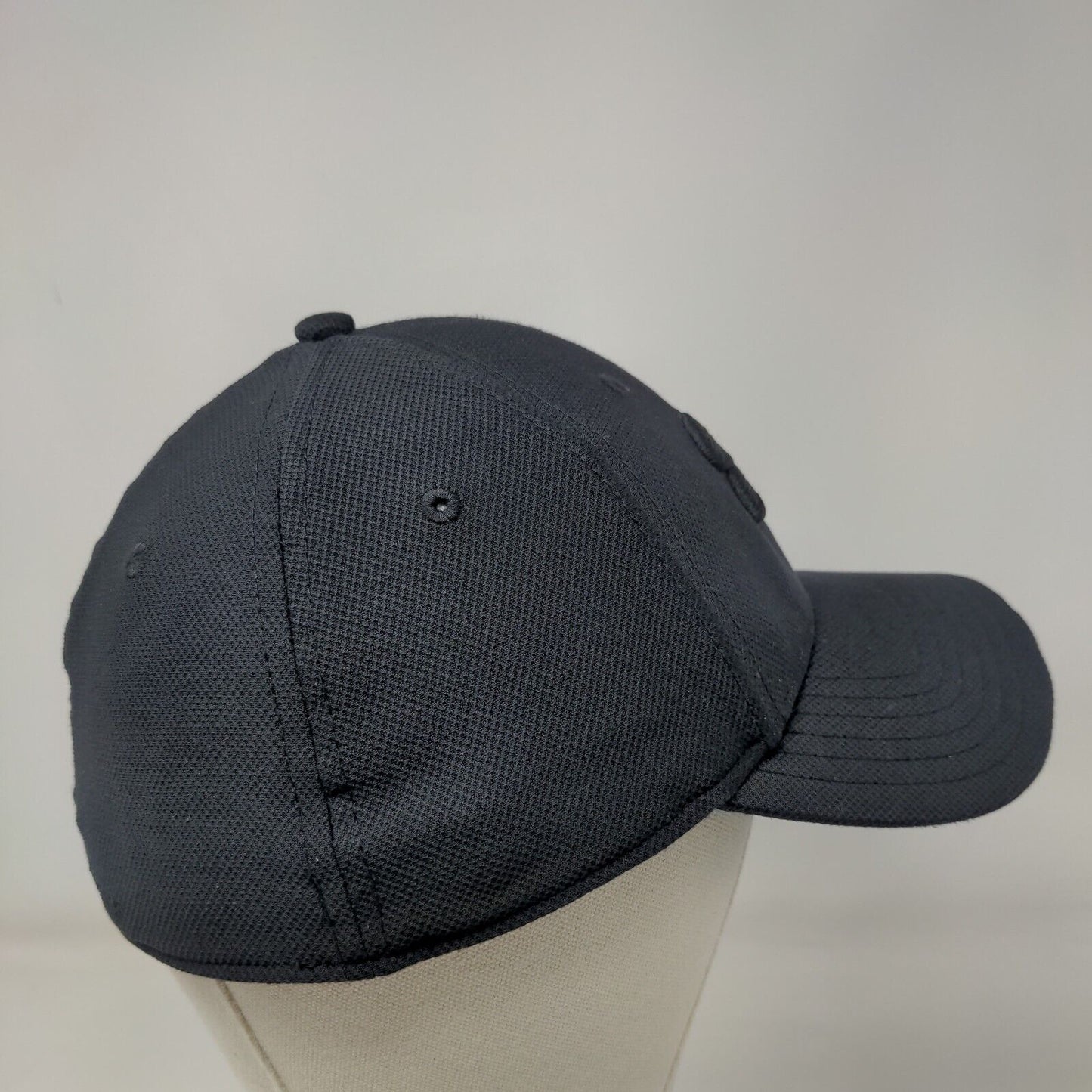Under Armour Fitted Hat Black L/XL Classic Fit Blitzing Embroidered