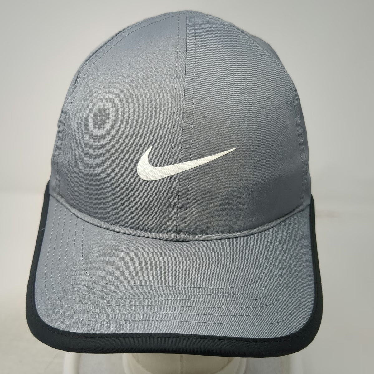 Nike Baseball Cap Gray One Size Dri-FIT Featherlight Strapback Hat Swoosh Golf