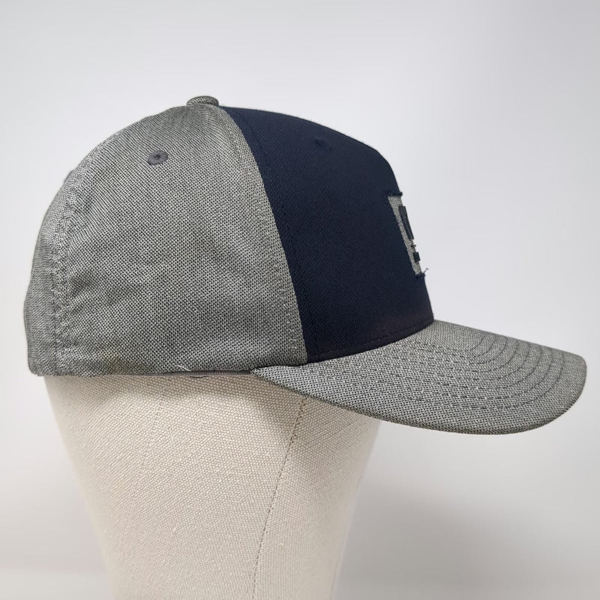 TravisMathew Baseball Cap Gray Blue XL Flexfit Golf Club California Hat