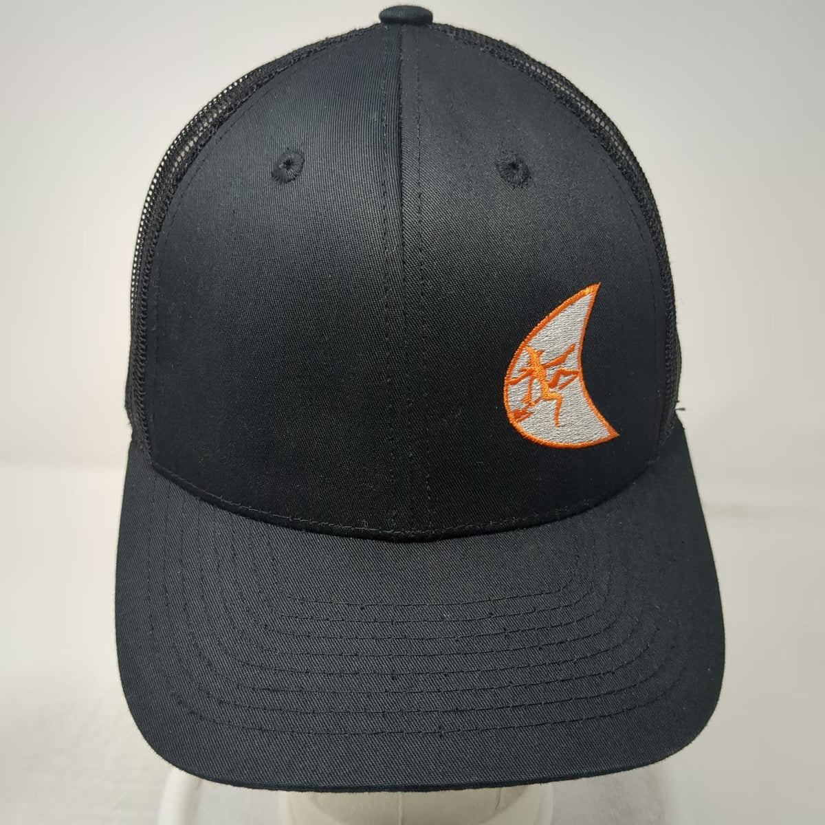 Lindo Trucker Hat Black One Size Embroidered Orange Gecko Moon Mesh Snapback