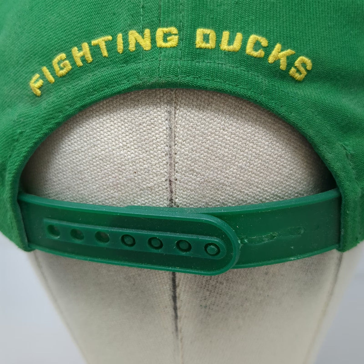 Nike Oregon Ducks NCAA Snapback Green One Size Silver Metallic Bill Flat Hat