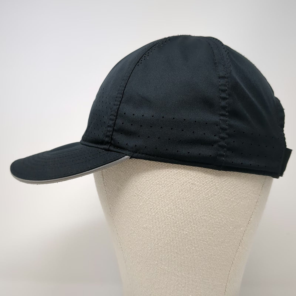 Nike Baseball Cap Black One Size Featherlight Dri-Fit Perforated Strapback Hat