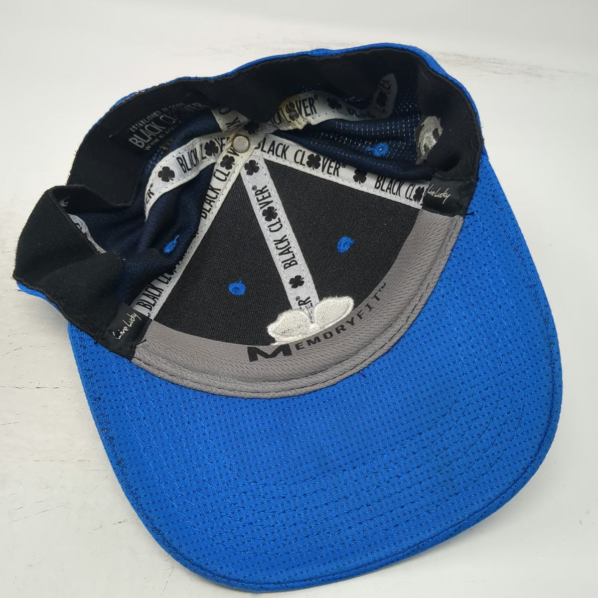 Black Clover Baseball Cap Blue XL Clover Falcon Ridge Live Lucky Mesh Fitted Hat