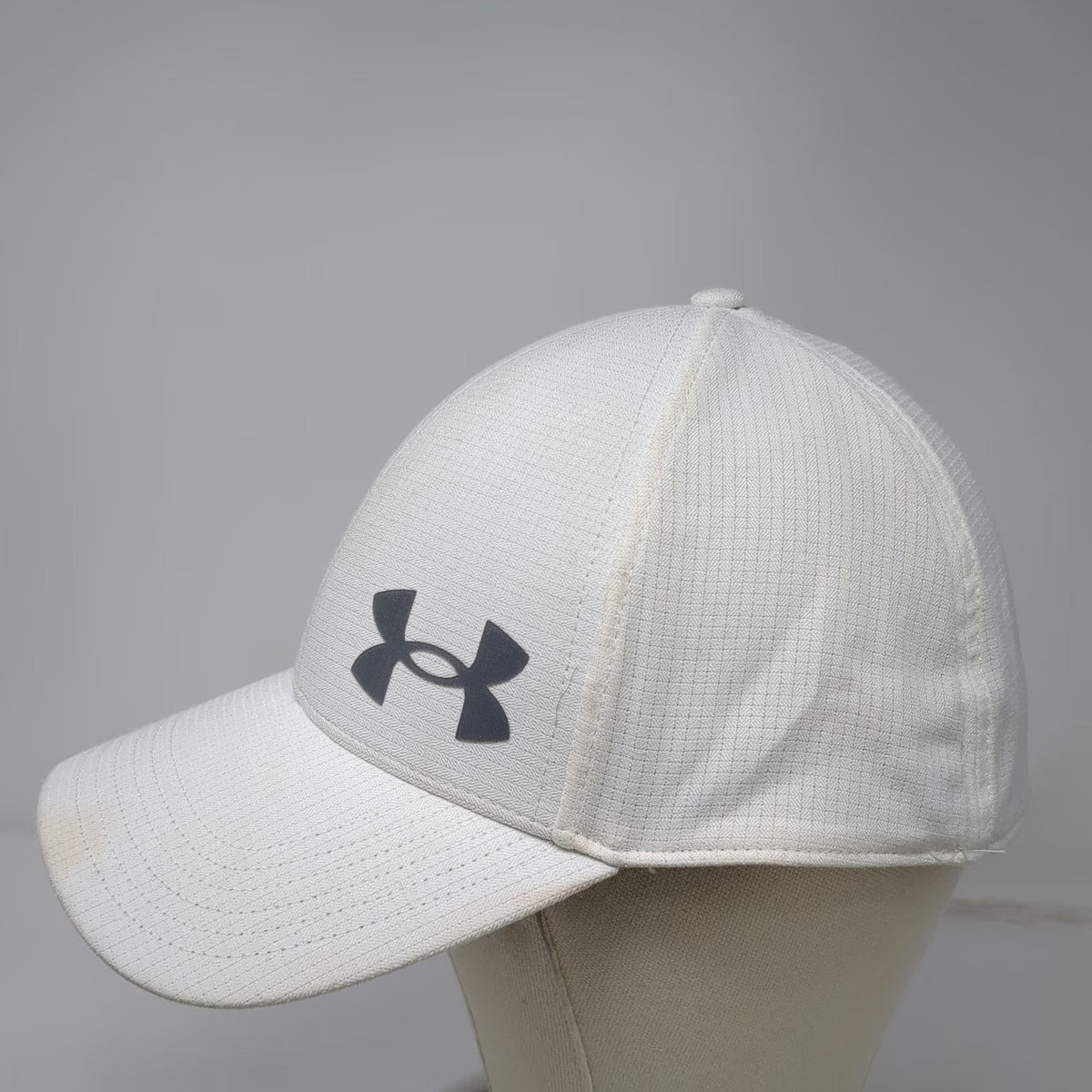 Under Armour Baseball Cap White XL Fitted Iso-Chill Armourvent Cooling Hat