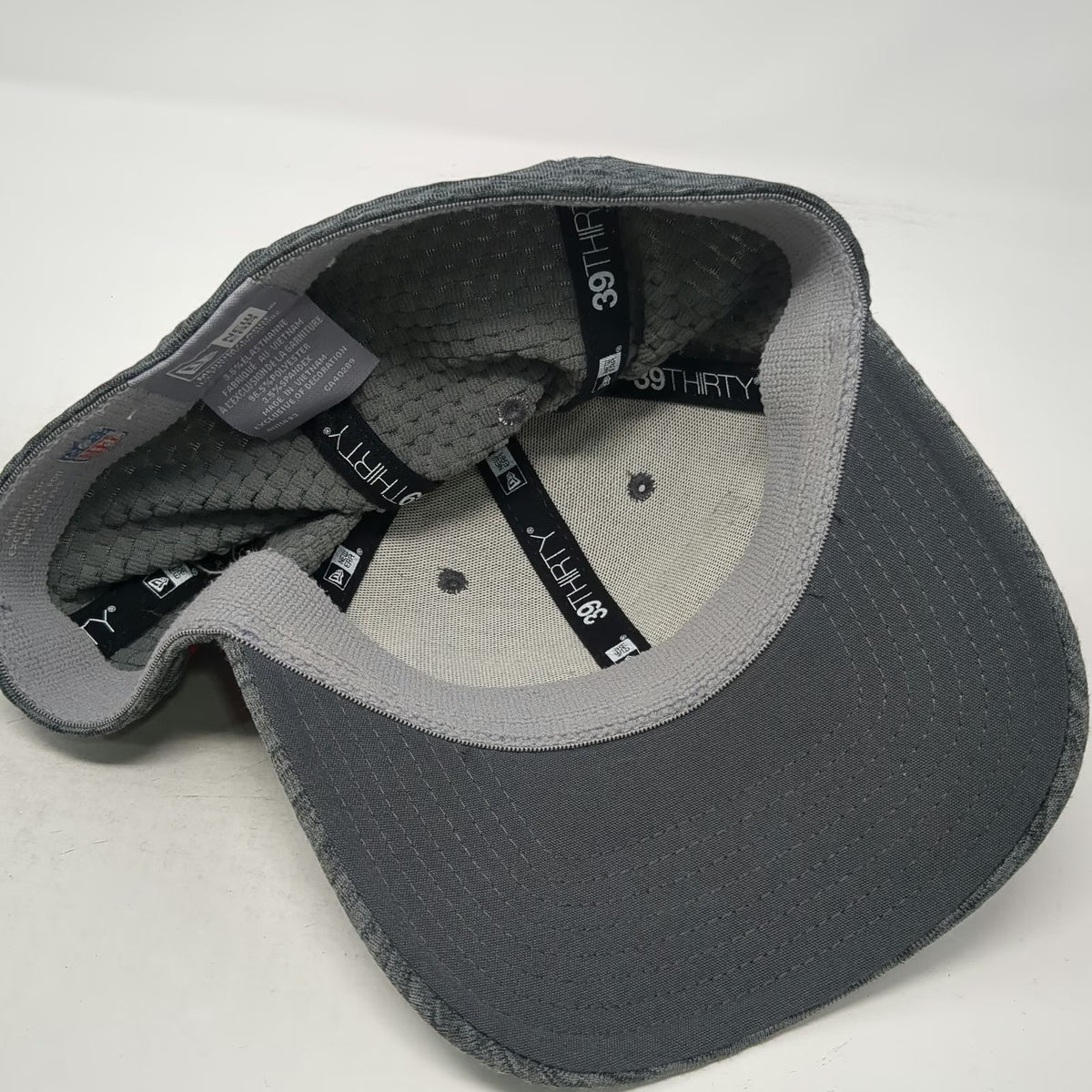 New Era New England Patriots NFL Hat Gray L Cap 39THIRTY Stretch Fit Blue Red
