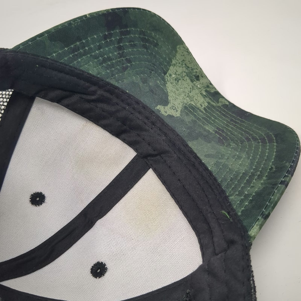 Bass Pro Shops Trucker Hat Green One Size Mesh Back Camo Rubberized Logo Patch