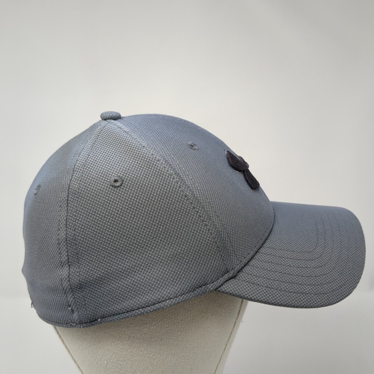 Under Armour Logo Fitted Hat Gray M/L Solid Vent Holes Embroidered