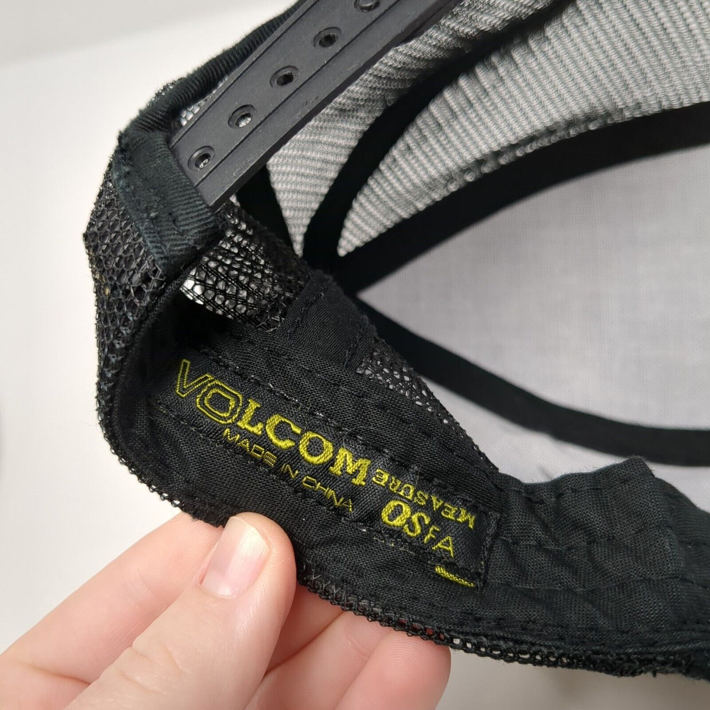 Volcom Measure Snapback Trucker Hat Black One Size Adjustable Mesh Back 6 Panel