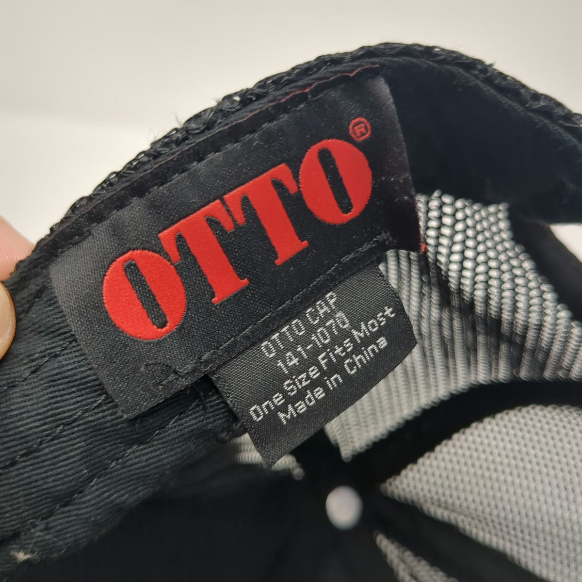 OTTO Trucker Hat Black Red One Size R&R Barbeque Pig Logo Mesh Back Snapback