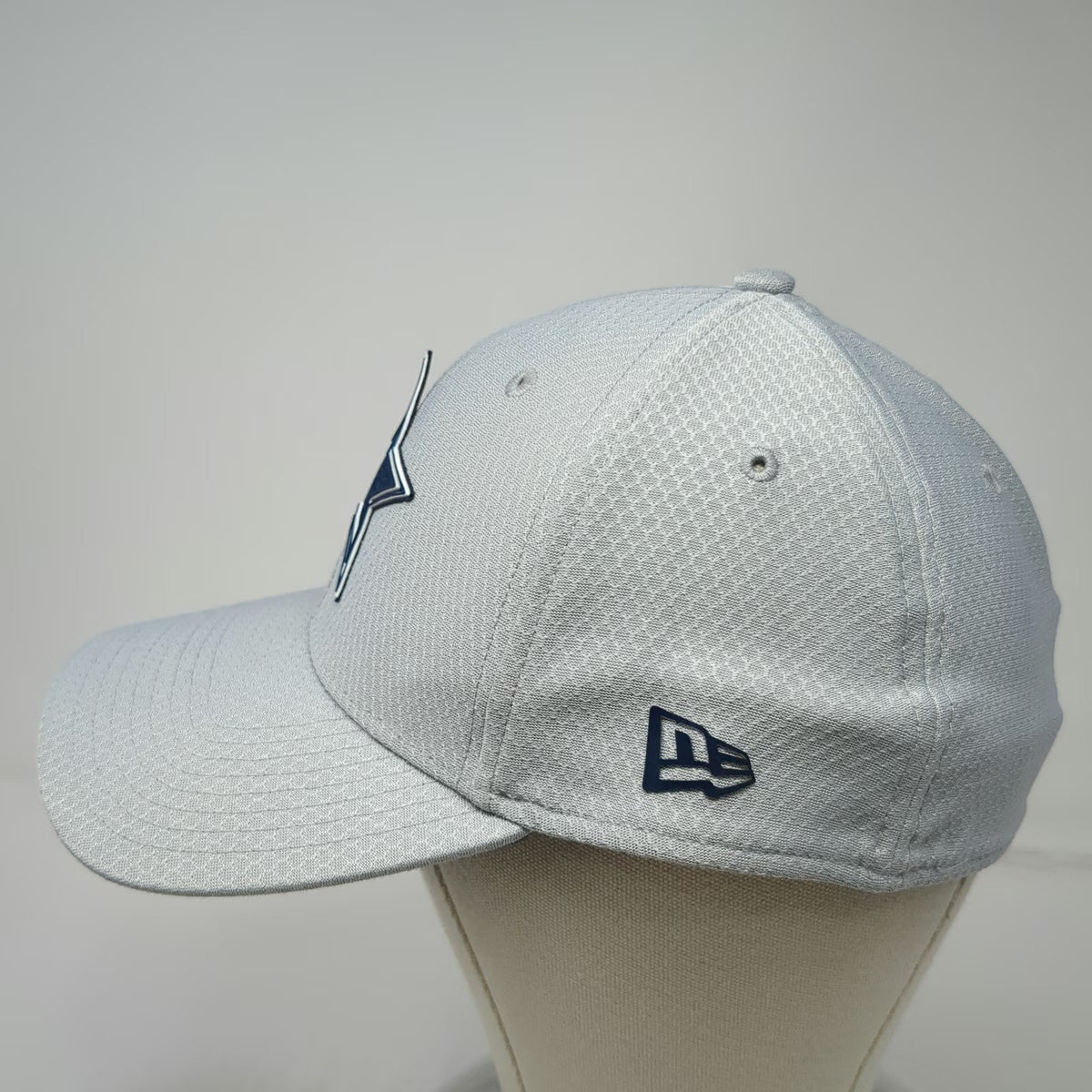 Dallas Cowboys NFL New Era Gray Cap L Stretch Fit 39THIRTY Mesh Shield Star Hat