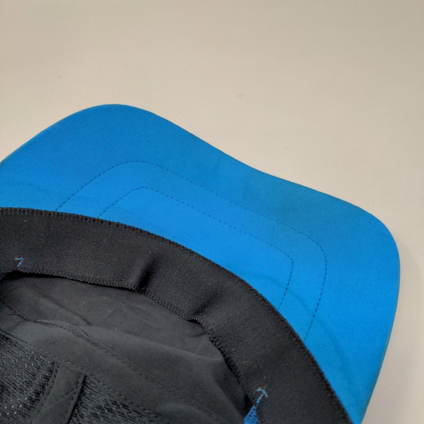 Under Armour Strapback Running Cap Black OSFA Adjustable Breathable Mesh