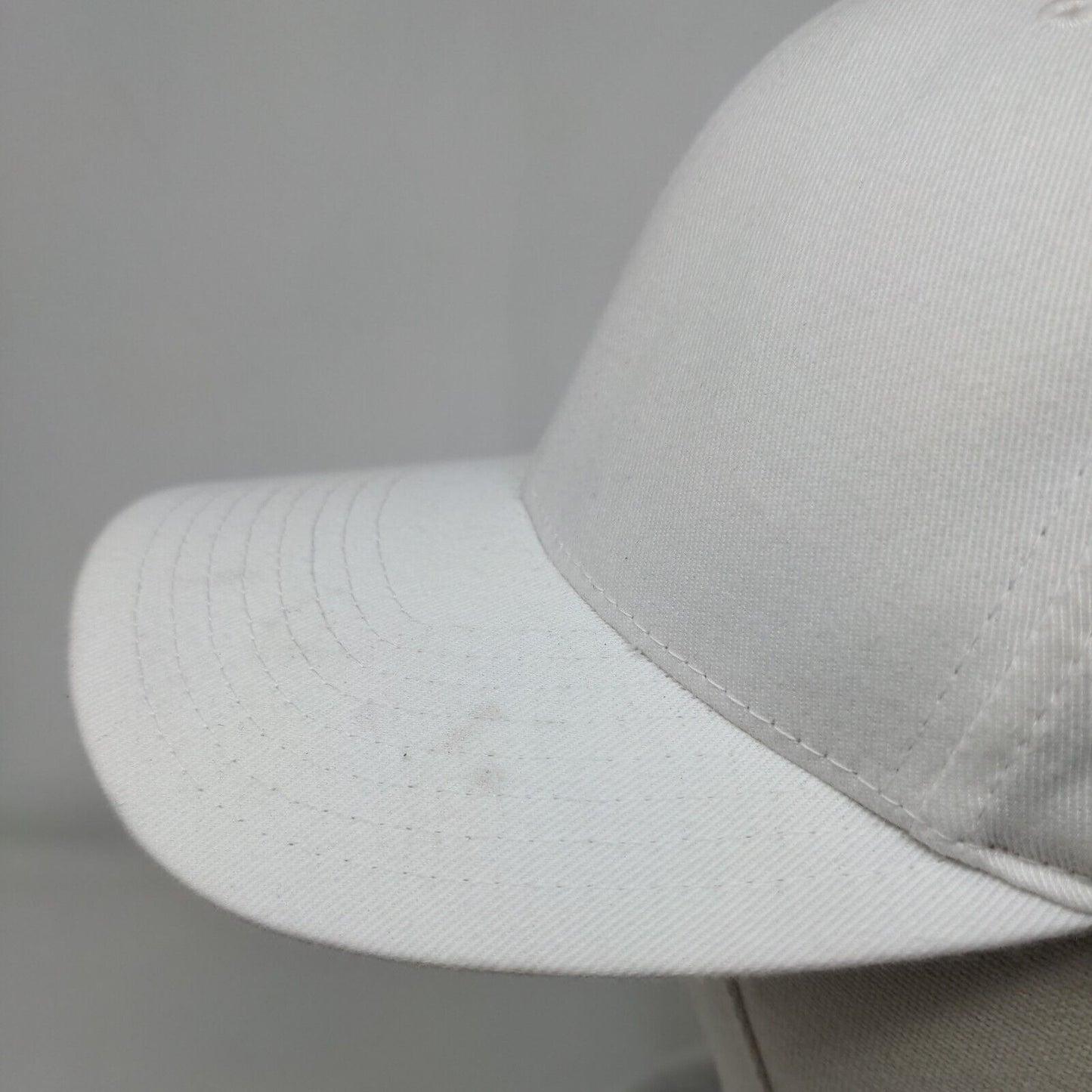 Flexfit Fitted Hat White Size L/XL Vented Holes 6 Panel Blank Yupoong