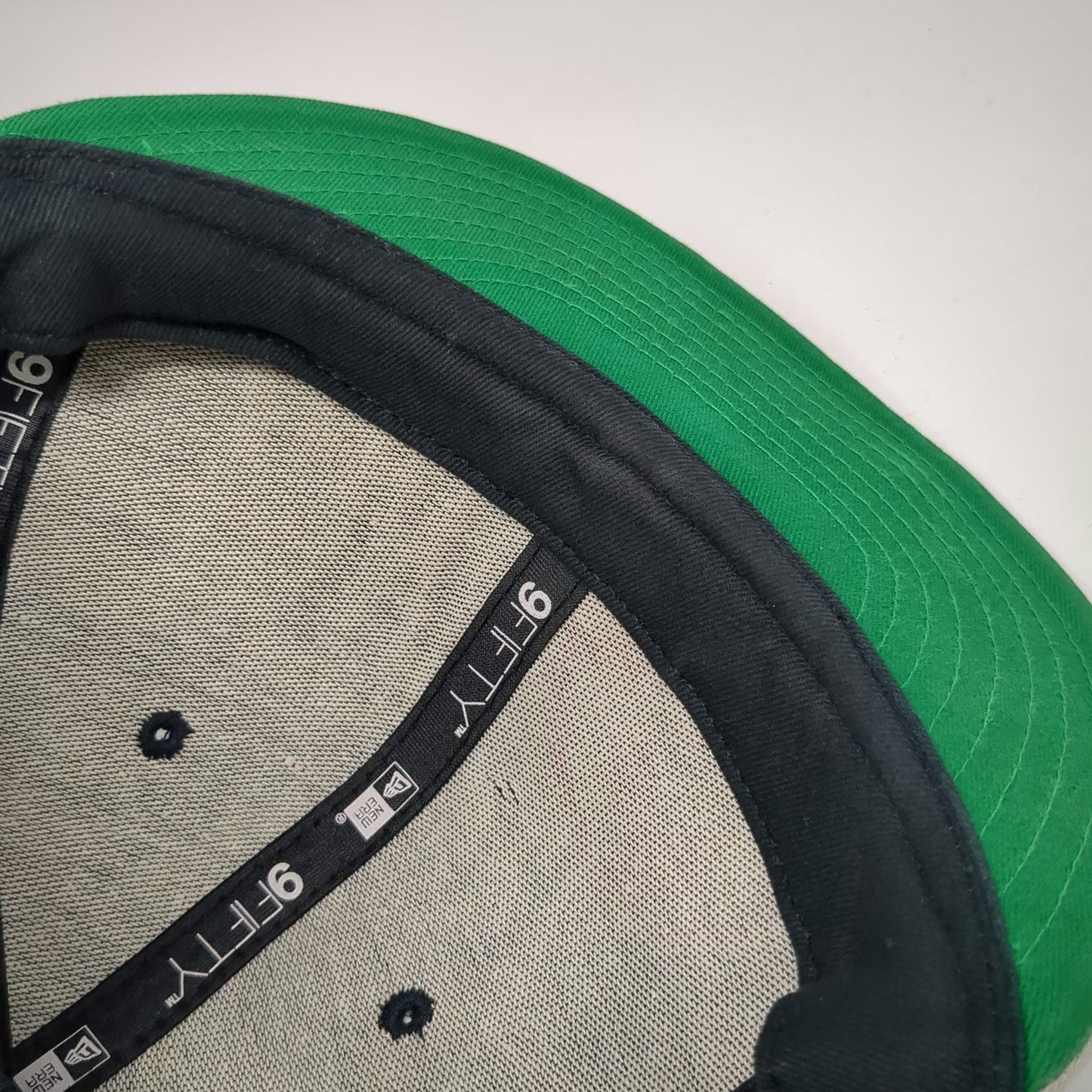 New Era New York Yankees MLB Snapback Hat Blue L Flat Brim Green Undervisor Gray