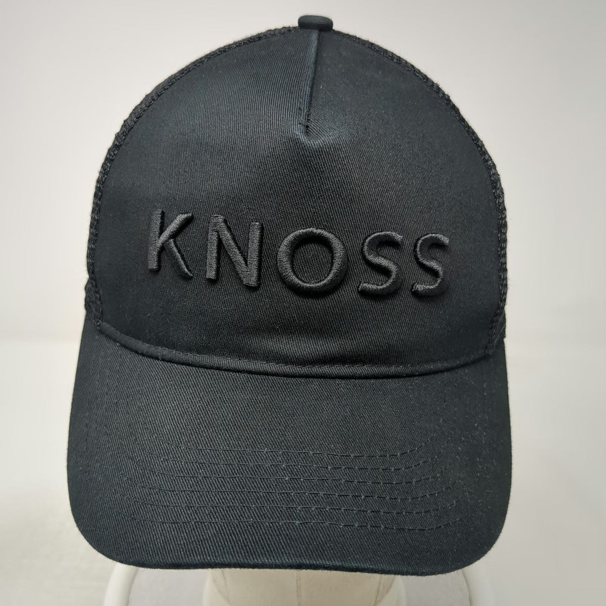 KNOSS Performance Trucker Hat Black One Size 3D Embroidery Mesh Back Snapback