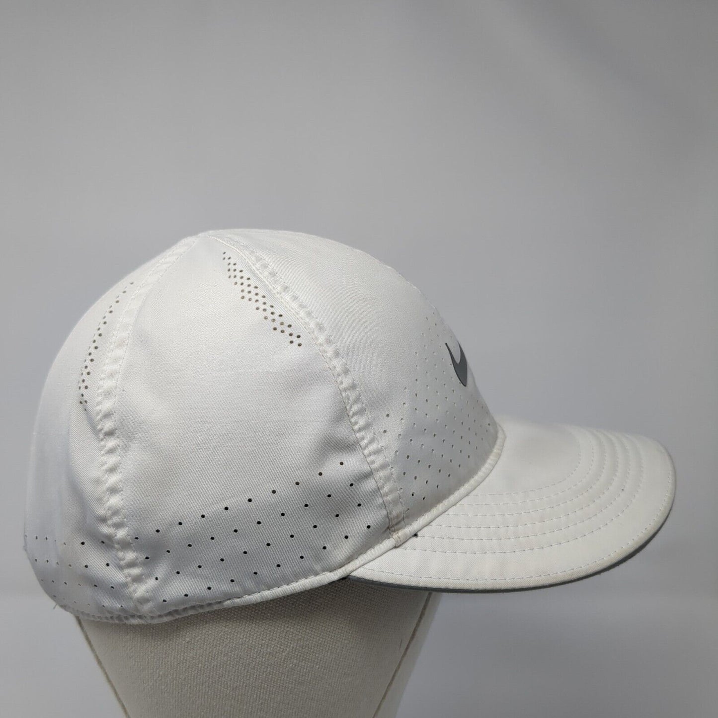 Nike Strapback Hat White One Size Adjustable Featherlight Dri-Fit Polyester