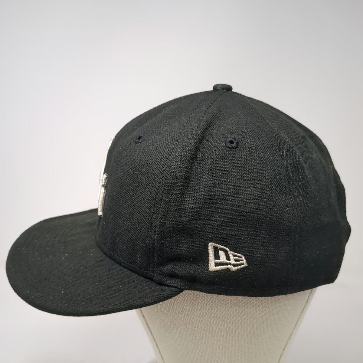 New Era Chicago White Sox MLB Snapback Hat Black One Size 9FIFTY Chi Flat Brim