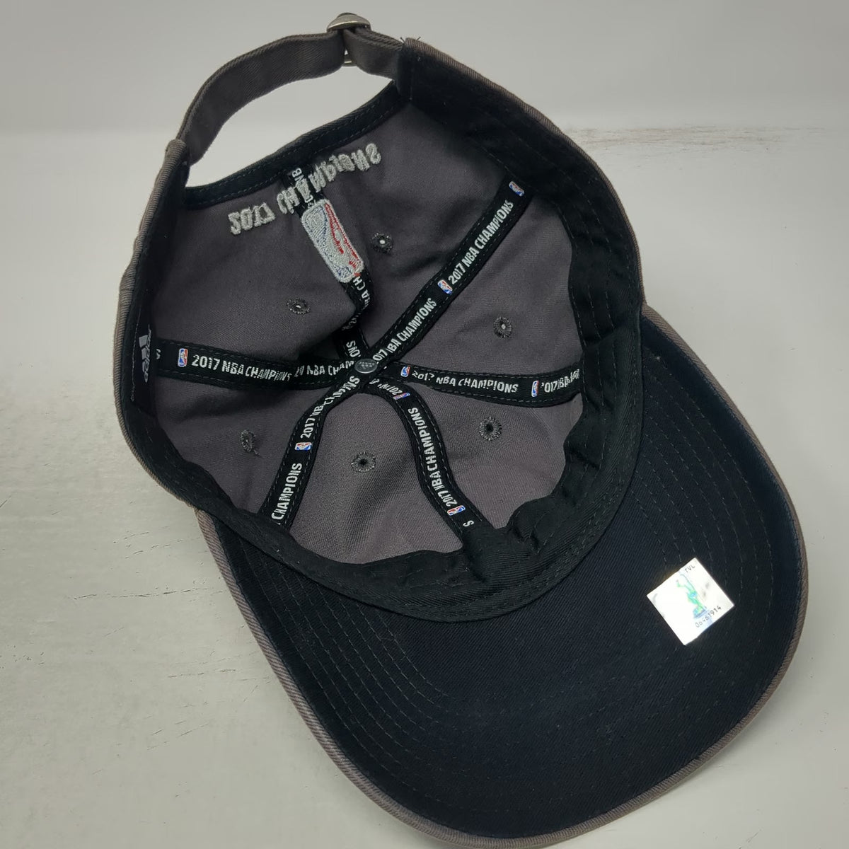 Adidas Golden State Warriors NBA 2017 Champions 5X Gray One Size Cap Hat Strap