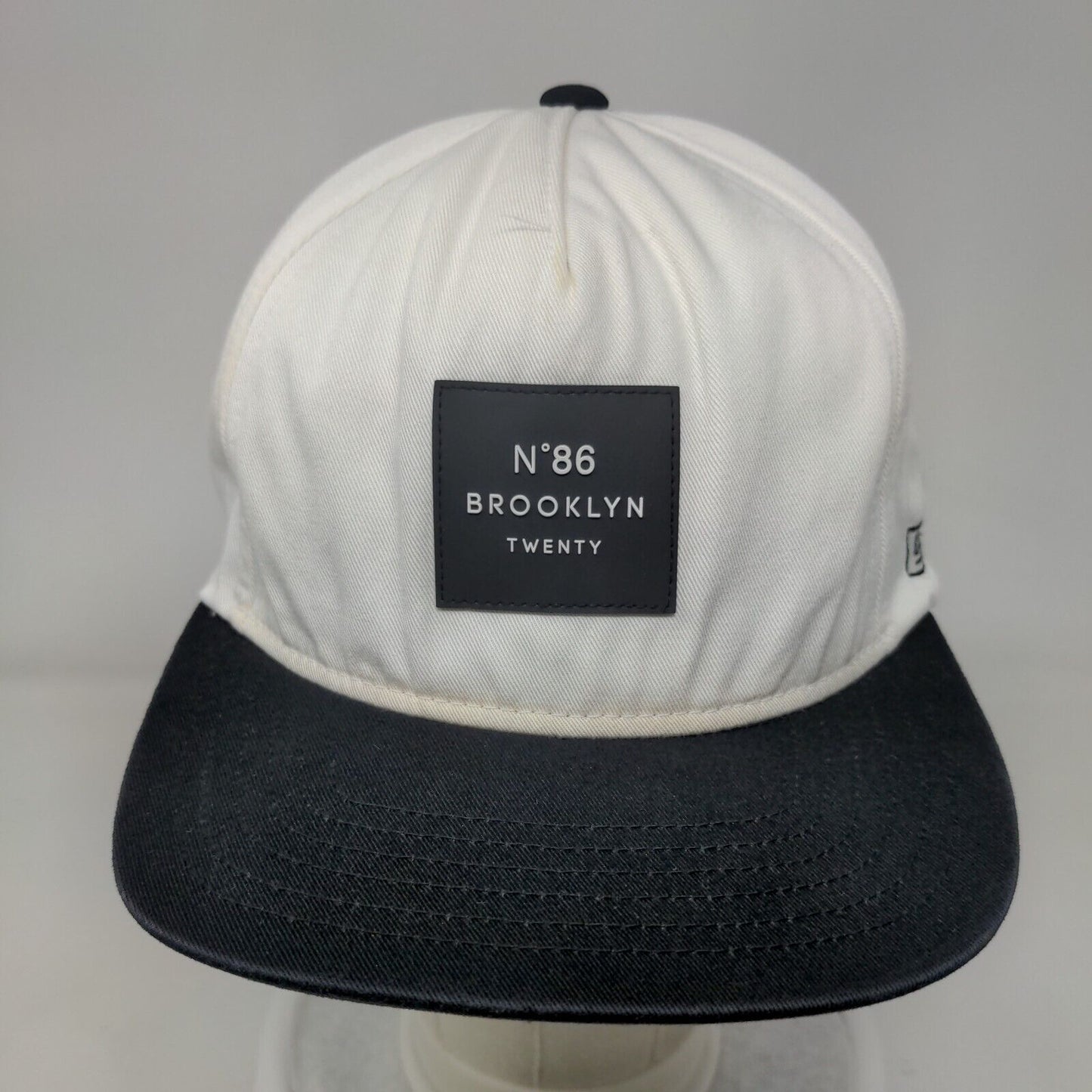 N8°6 Brooklyn Twenty Snapback Hat White 57 cm Adjustable Capio The Unique Leader