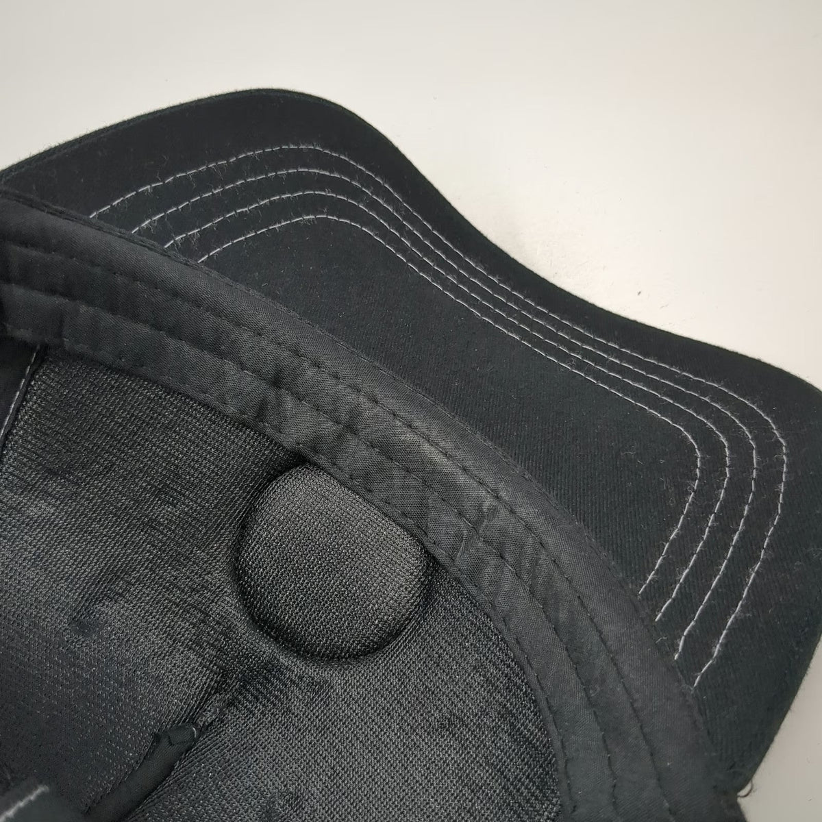 Levi's Trucker Hat Black One Size Levi Strauss & Co Patch Mesh Snapback Contrast