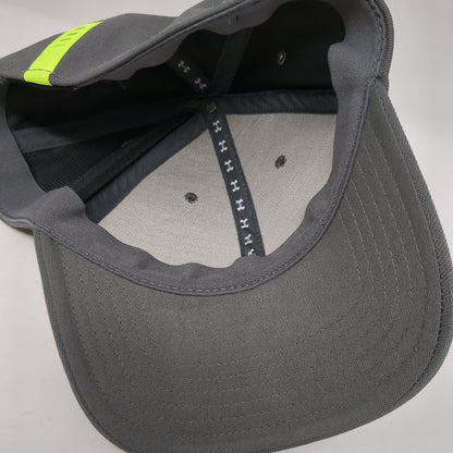 Under Armour Golf Fitted Hat Gray L/XL Lightweight Vented Holes 6 Panel
