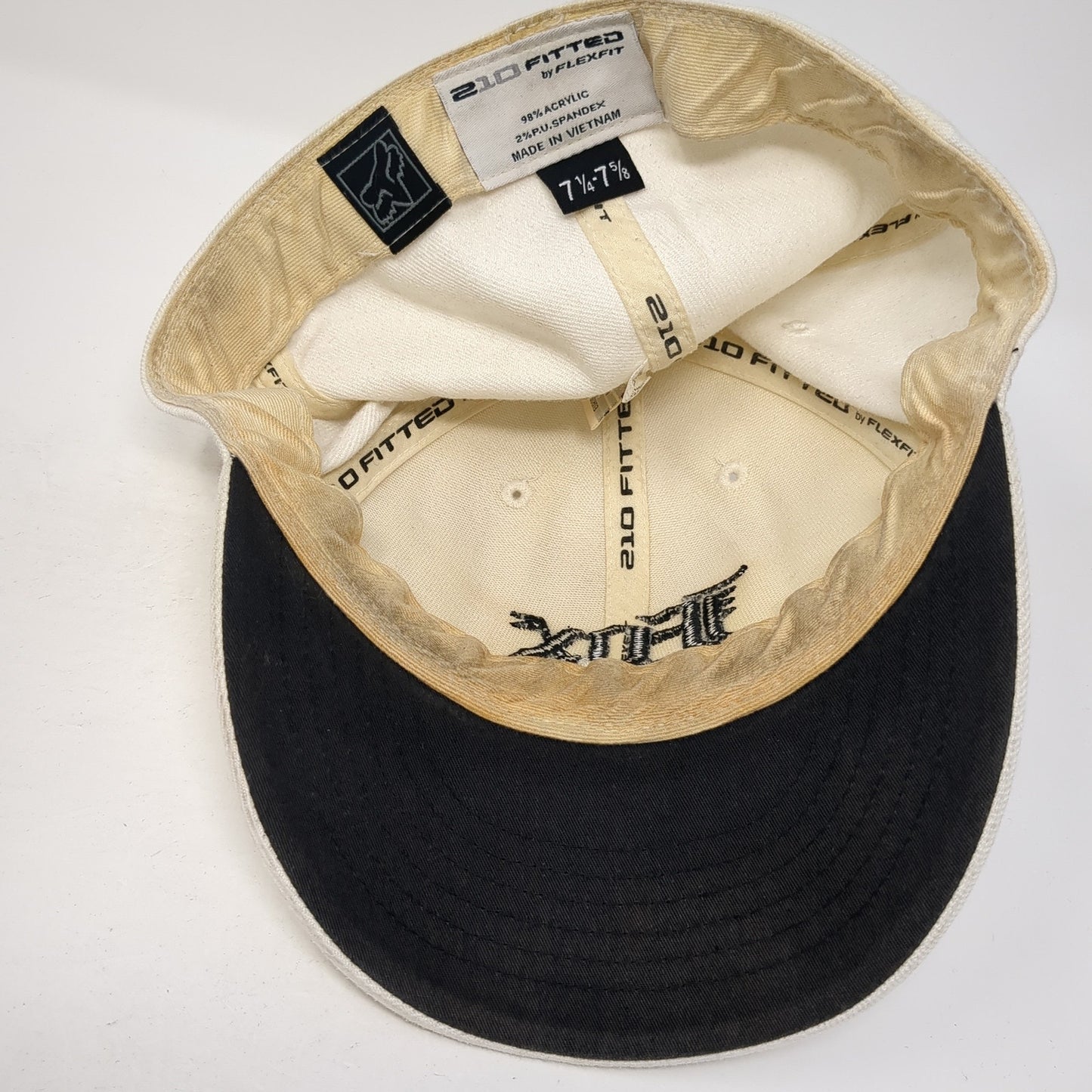Fox Head Fitted Hat White 7 5/8 Embroidered Logo Solid Outdoor 6 Panel