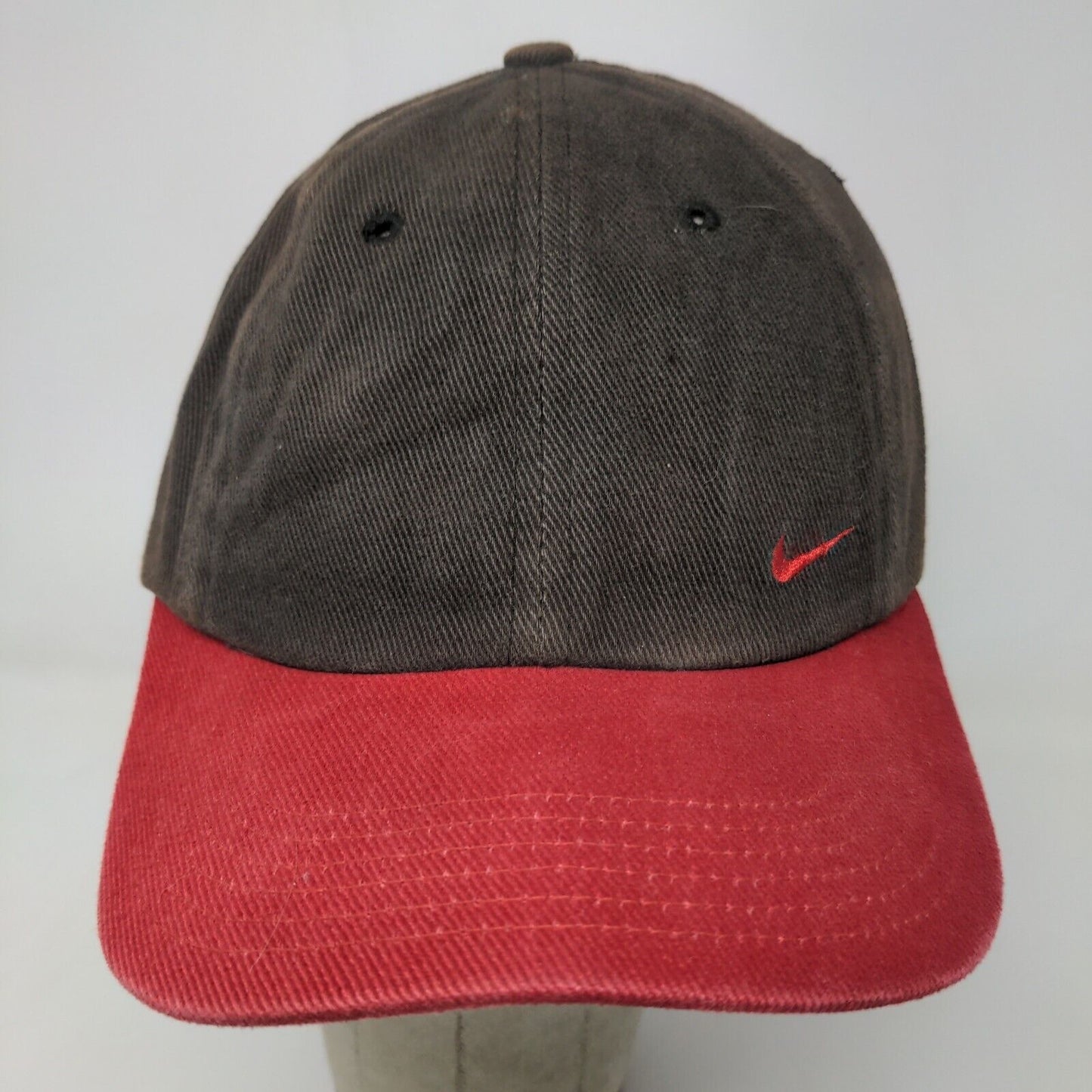 Nike Men's Fitted Hat Black Red Size 7 3/8 Embroidered Logo H9WDI Cotton