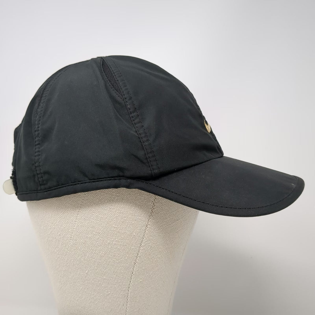 Nike Baseball Cap Black One Size Performance Fabric Strapback Swoosh Logo Hat