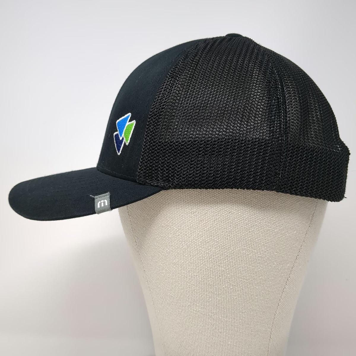 TravisMathew Trucker Hat Black One Size Snapback Mesh Flexfit 110 Golf Logo