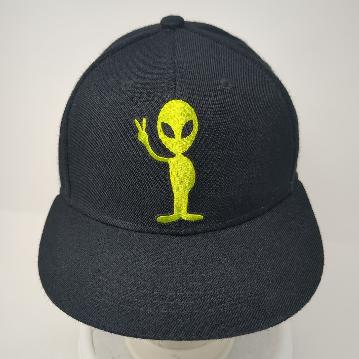 Alien Snapback Hat Black One Size Adjustable Embroidered Tilgomedal