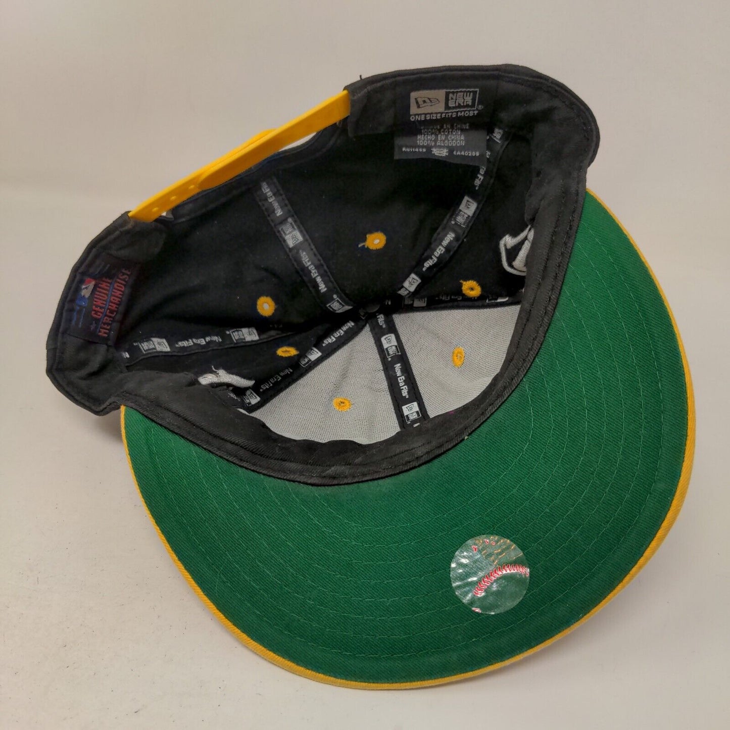 New Era Men's Snapback Flat Bill Hat Multicolor OSFM Pittsburgh Pirates Logo