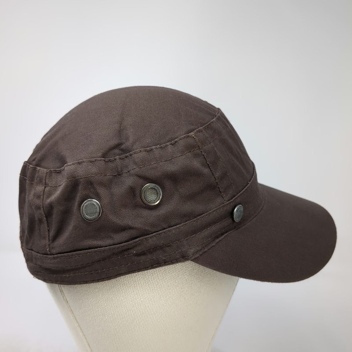 Isotoner Army Cap Brown One Size Horse Embroidery Elastic Back Hat Flat Top